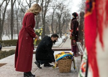 Володимир та Олена Зеленські вшанували Кобзаря, instagram.com/op_ukraine