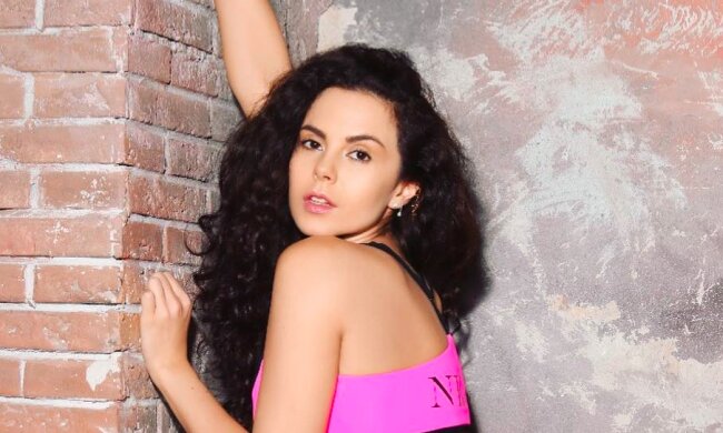 Настя Каменских, instagram.com/kamenskux/