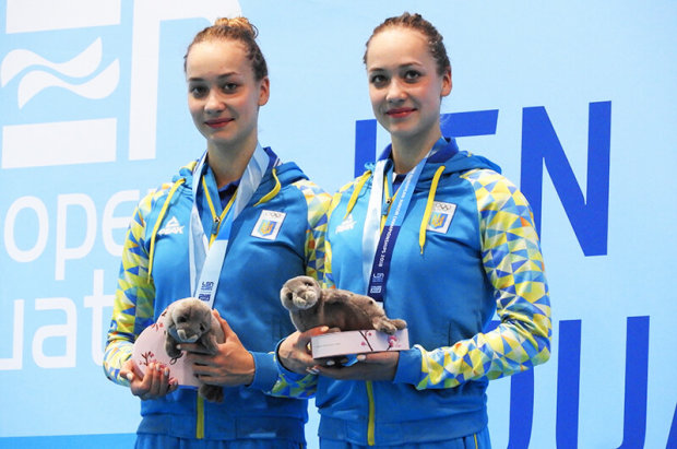 Сестры из Украины выиграли золото Мировой серии по синхронному плаванию
