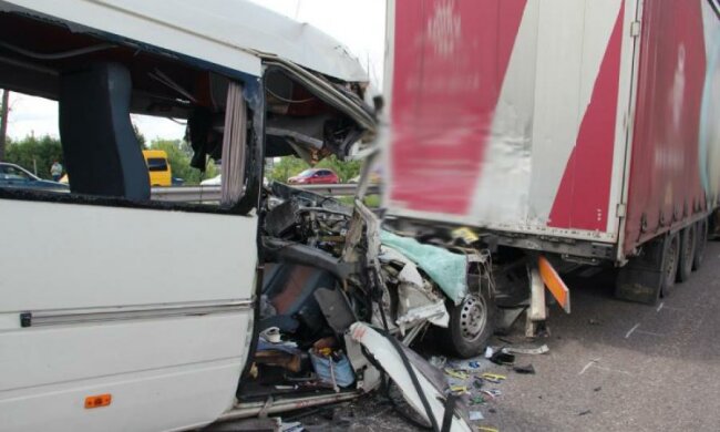 Кровавая трагедия под Житомиром: судьбу владельца маршрутки решает суд