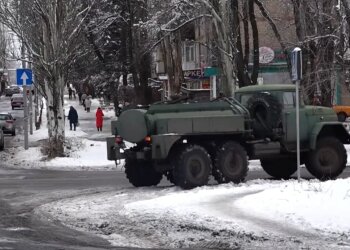 военные в городе, скриншот с видео