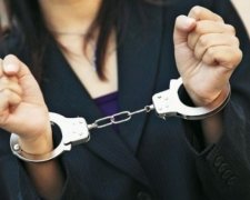 Финансовая мошенница пыталась покончить с жизнью при задержании