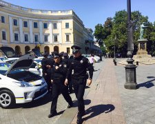 В Одесі переполох: неадекват з ножем полює на малюків, батьки втратили спокій та сон