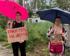 Протест на Теремках из-за вырубки дубов для теплотрассы