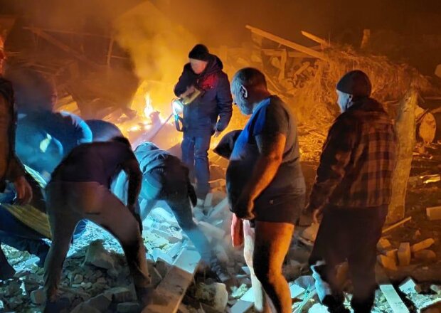 Ночной обстрел Житомира: от российских ракет пострадал роддом, уничтожены частные дома, есть жертвы