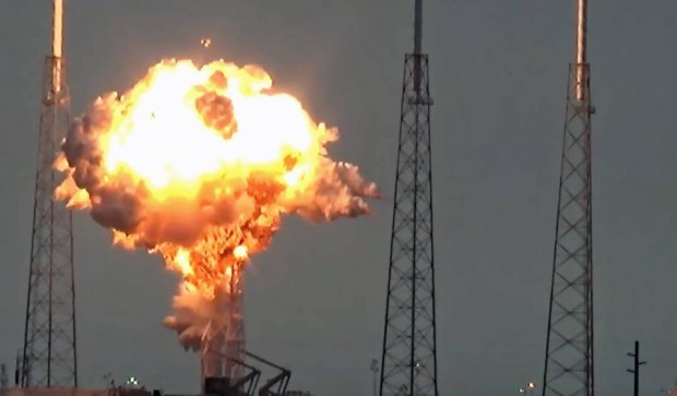 Наслідки вибуху ракети SpaceX Falcon 9 (відео)