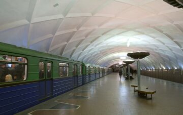 У Харківському метро потяг не доїхав до станції: уперто лягав на колії