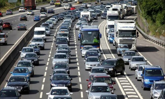 Керуй! Зірки знялися в незвичайному відео Нацполіціі
