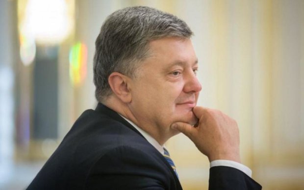 В поздравлении Порошенко забыл про Крым и Донбасс