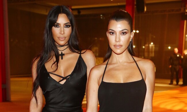 Кортні і Кім Кардашьян, ТСН