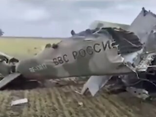 Підбитий літак рф. Фото: скриншот Youtube