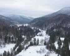 В Карпатах едва не умерла туристка, спасатели - красавчики: "Ее позвоночник..."