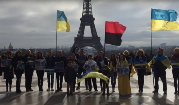 Парижане отметили день сопротивления Крыма российской оккупации
