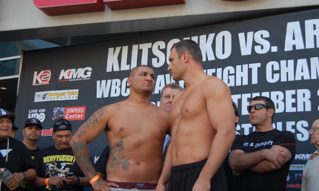 Знаменитый боксер вспомнил бой с "заср*нцем" Кличко: просто смял меня