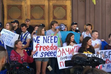 Отпрыски Порошенко дали шуму, в сети не оценили: "Кто они без папочки? Ноль без палочки"