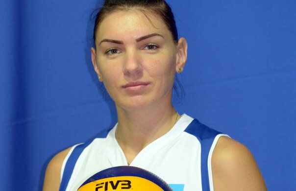 Капітан жіночої збірної України оголилася для еротичного календаря у Франції