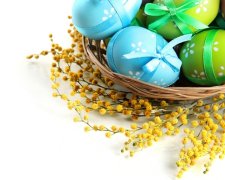 Чим замінити синтетичні барвники для фарбування яєць