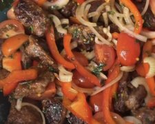 Салат з курячою печінкою: фото скрін рецепту