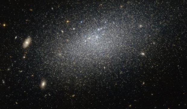 "Хаббл" сфотографировал одинокую галактику
