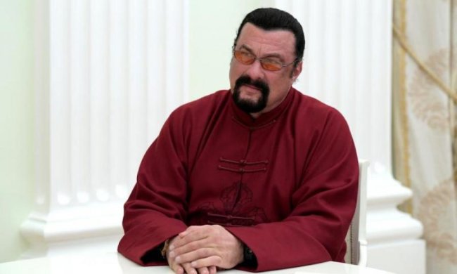 Стівен Сігал стане придворним трубачем Путіна