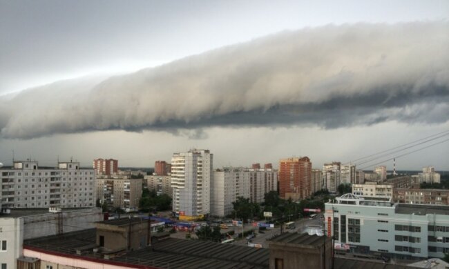 НС у Москві: російську столицю накрила смердюча хмара