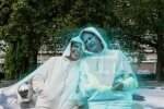 Відома художниця втомилася перебувати в активному пошуку та вирішила вийти заміж за голограму: спокійний і не потрібно мити посуд