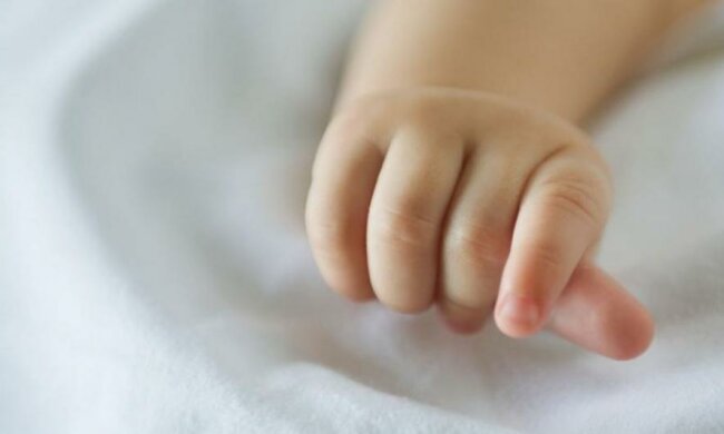 Патологоанатом-недоучка выбросил вскрытого младенца в мусорник