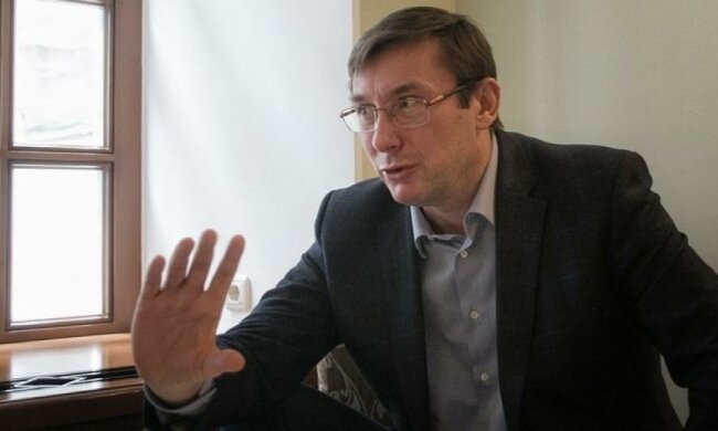 Луценко залишиться головою фракції Порошенка у Парламенті 