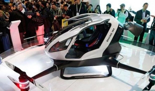 У Китаї створили перше літаюче робот-таксі
