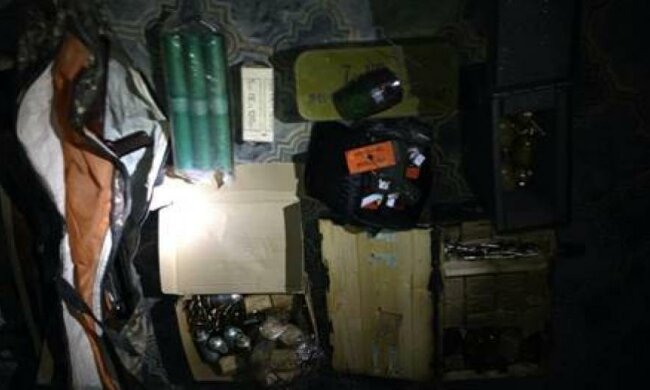 Три тайника с оружием нашли в зоне АТО