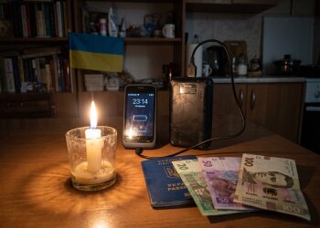відключення світла смартфон повербанк свічка