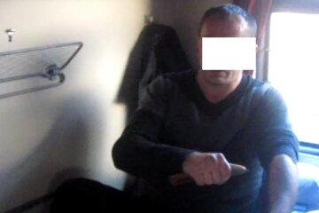 Росіянин погрожував вбити себе за відмову пропуску  в Україну