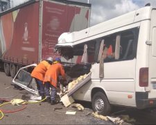 Посадили на цепь: в Харькове над скандальной мажоркой учинили самосуд
