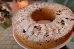 Пирог с абрикосами и вишней, скриншот: YouTube
