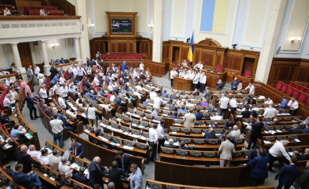 Зеленський визначився із прем'єр-міністром: "трудяга" зі стосом законопроектів займе крісло Гройсмана