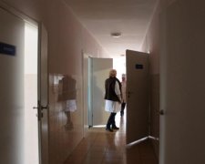 Дешевле умереть: "новые" зарплаты врачей оказались позорнее старых