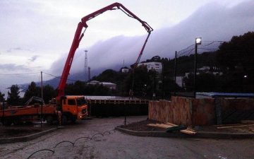 На крымской даче Януковича закипела работа