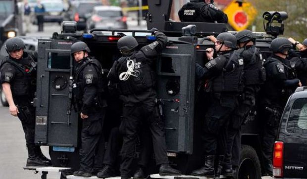 Бельгийская полиция ищет двух террористов с бомбой
