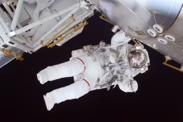 Успокоительное 25-летней выдержки - советские космонавты нашли способ бороться с конфликтами на борту