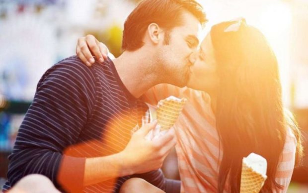 Миф и красивые слова: психологи выяснили, сколько живет женская любовь