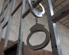 Привязали к стульям и били: как оккупанты пытали людей в Крыму