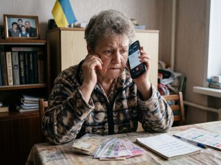 телефонне шахрайство пенсіонерка дзвінок банк гривні