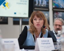 Елітні сумки за тисячі доларів та власний бізнес: хто така Олена Шуляк зі "Слуги народу"