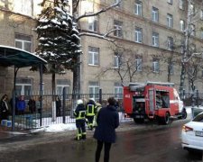 Велика пожежа під Києвом: повний студентів гуртожиток охопив вогонь