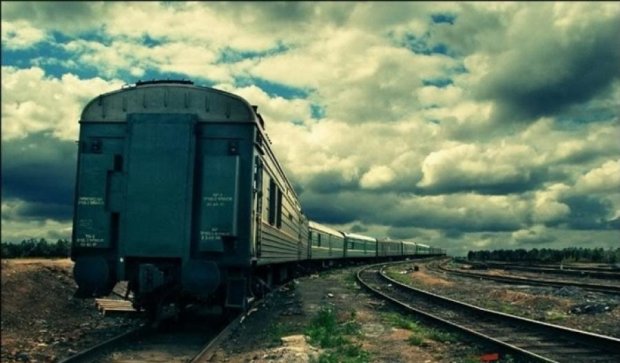 Под колесами поезда погибли два железнодорожника