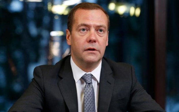 Свинство по-русски! Медведев показал "заботу" о своих гражданах