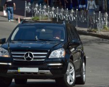 Ющенко на Mercedes нагло нарушил ПДД (ФОТО)