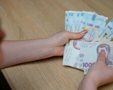 Надбавка до зарплати вчителів