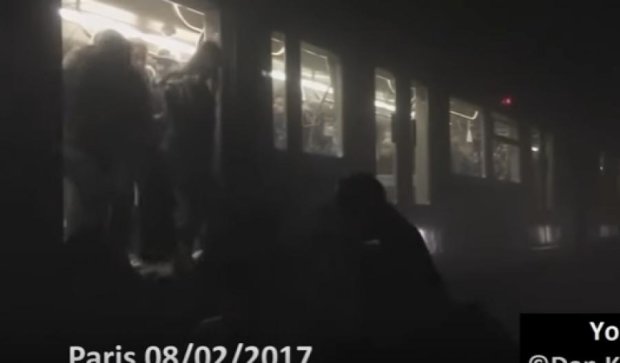 Эвакуацию из парижского метро показали в сети