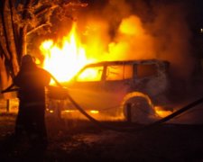Чотири автівки згоріли у Рівному